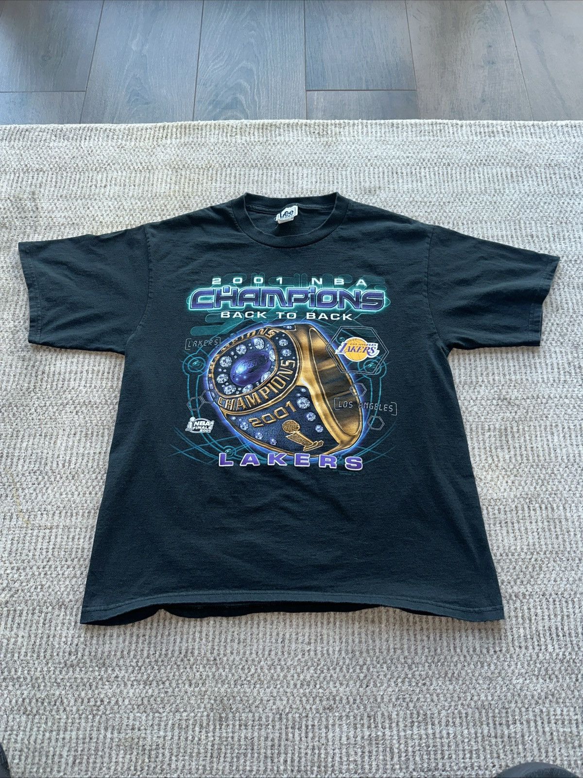 Lee Lakers 2001 Back To Back Champions Y2K Size US L / EU 52-54 / 3 - 1 Thumbnail
