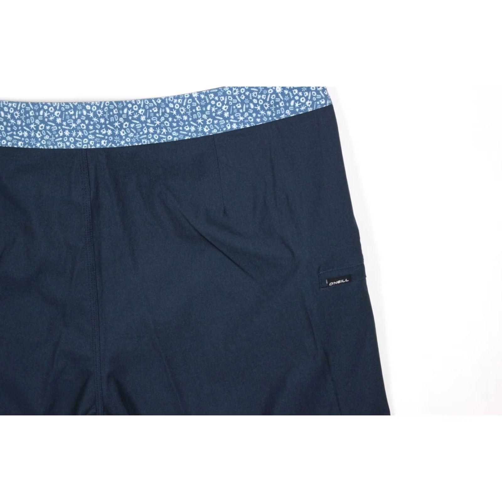 O'Neill O'Neill Men's Hyperfreak Heat Scallop 18" Board Shorts Blue 38 Striped Quick Dry Stretch Back Pocket Adult Mens Shorts Size US 38 / EU 54 - 3 Thumbnail