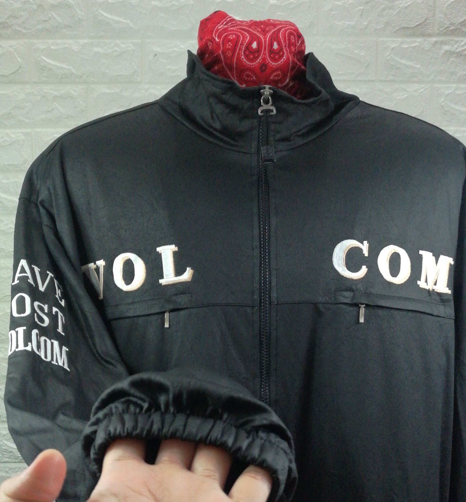 Volcom Vintage VOLCOM Big Logo Black Jacket Size US XL / EU 56 / 4 - 5 Thumbnail