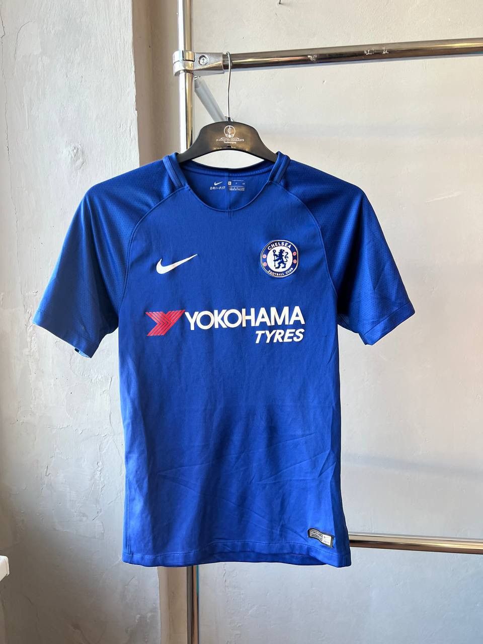 Nike 2017/18 CHELSEA FC HOME SOCCER JERSEY FOOTBALL SHIRT SIZE S Size US S / EU 44-46 / 1 - 2 Thumbnail