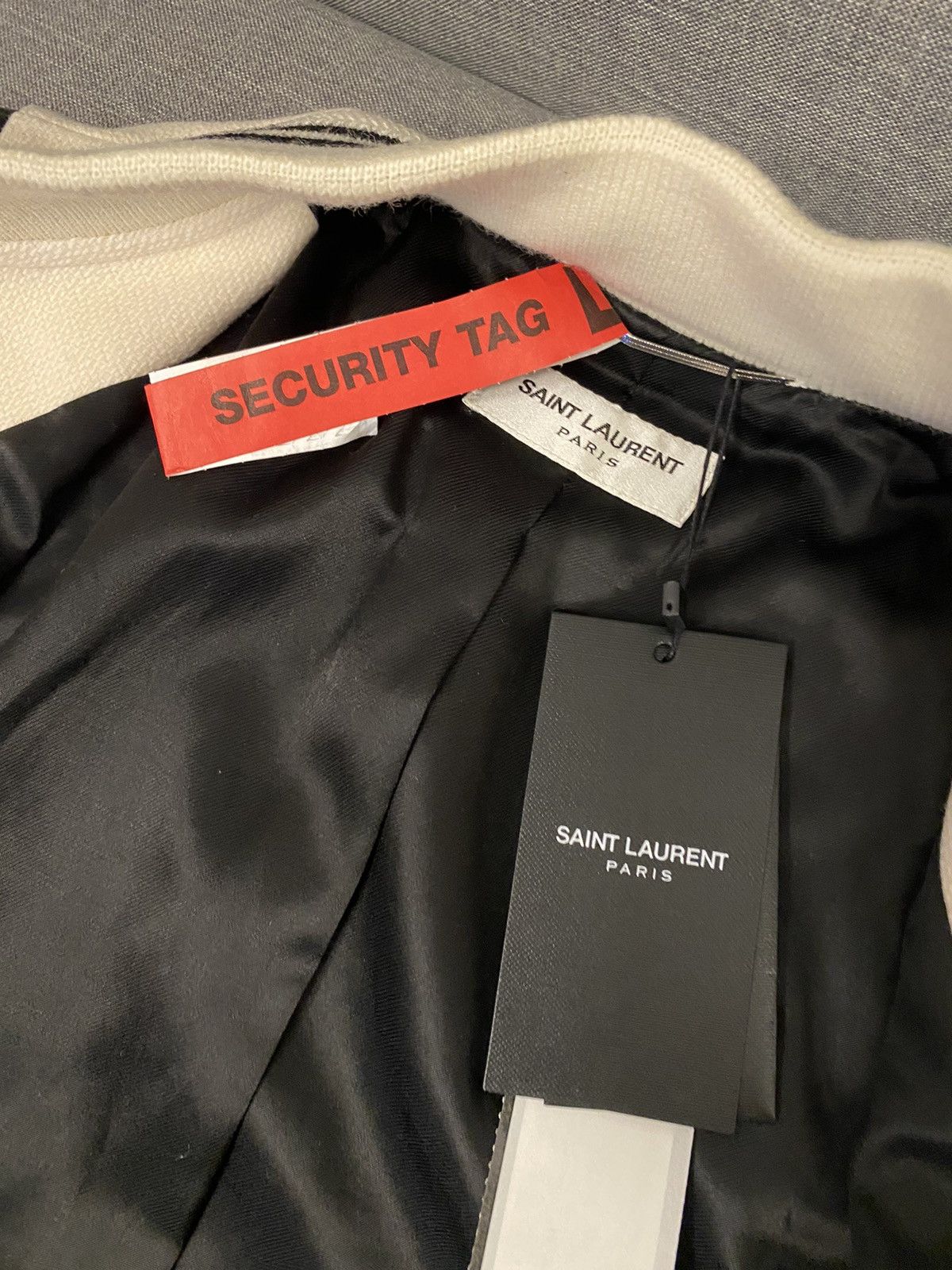 Saint Laurent Paris Saint Laurent white teddy bomber jacket 46 Size US S / EU 44-46 / 1 - 6 Thumbnail