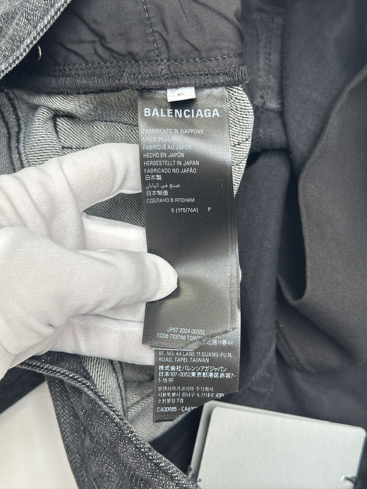 Balenciaga Balenciaga 50/50 Baggy & Flare Denim Pants Size US 30 / EU 46 - 9 Thumbnail