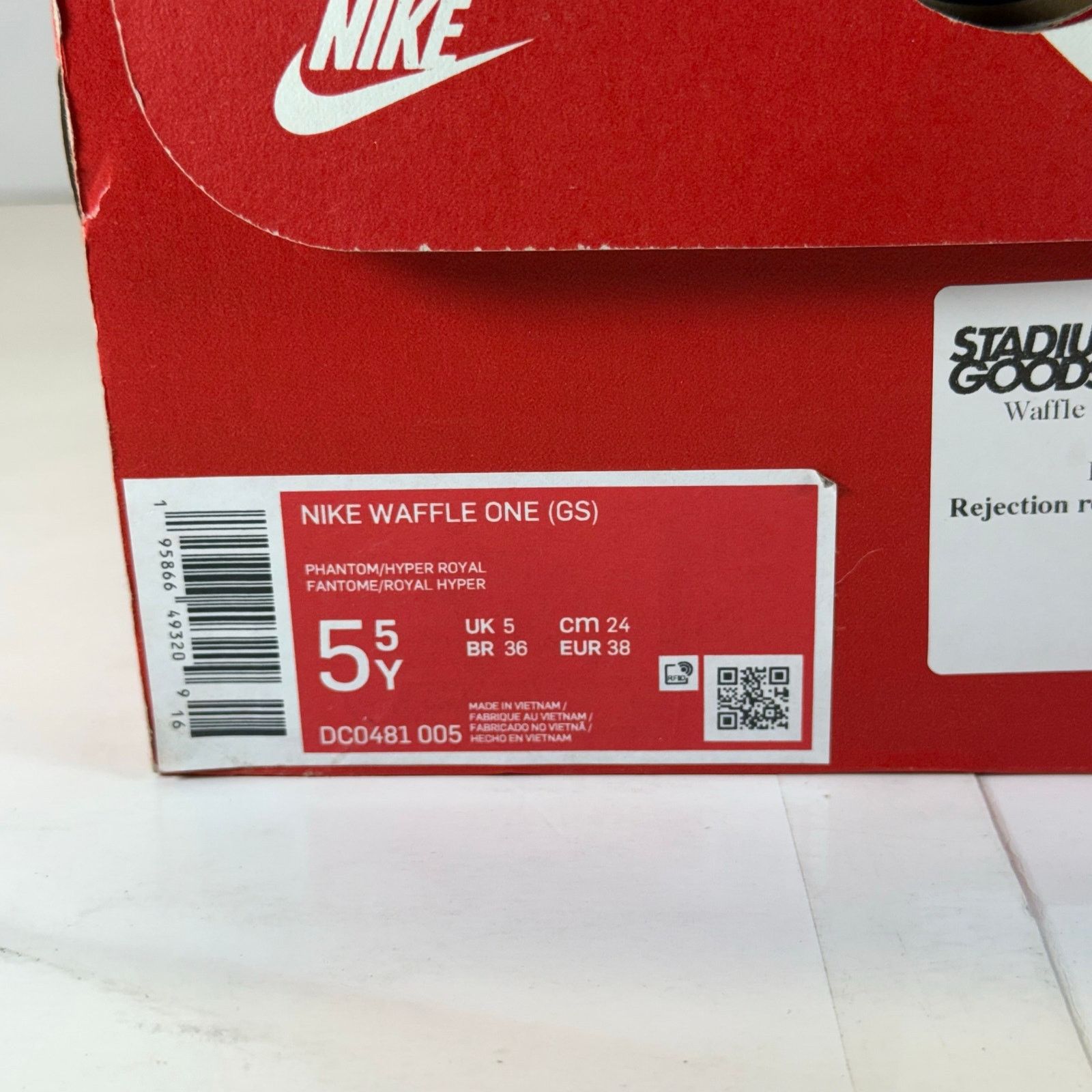 Nike Nike Waffle One (GS) Black/Blue DC0481-005 Size 5.5 Youth Size US 5.5 / IT 35.5 - 7 Thumbnail