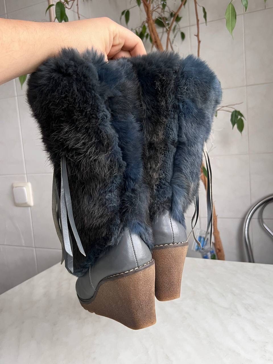 Yeti Fur Yeti Vintage Winter High Platform Boots Y2K 2000s FUR Size US 7 / IT 37 - 15 Thumbnail