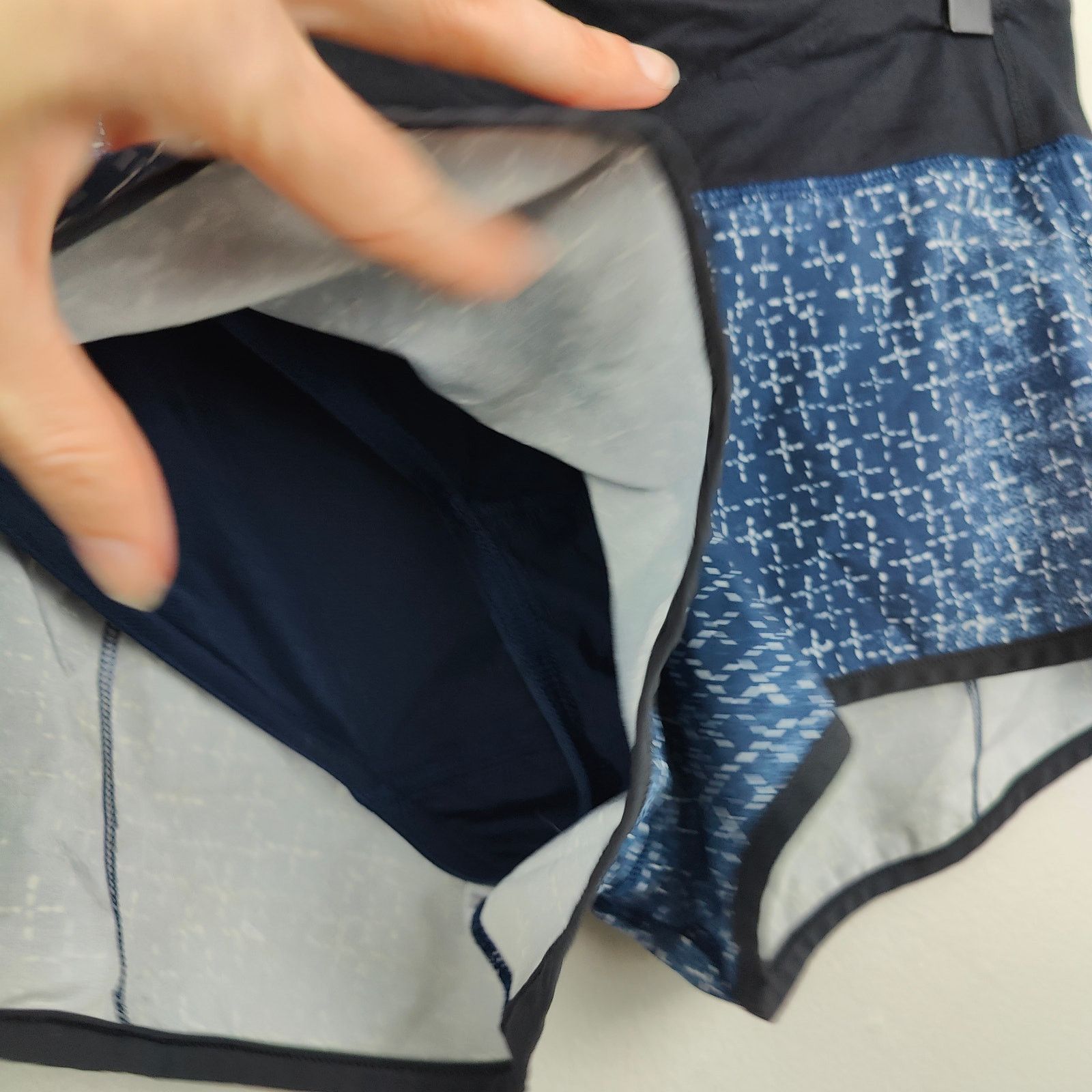 Lululemon Lululemon Speed Shorts Womens 8 Blue Sashiko Inkwell Size 28" / US 6 / IT 42 - 3 Thumbnail