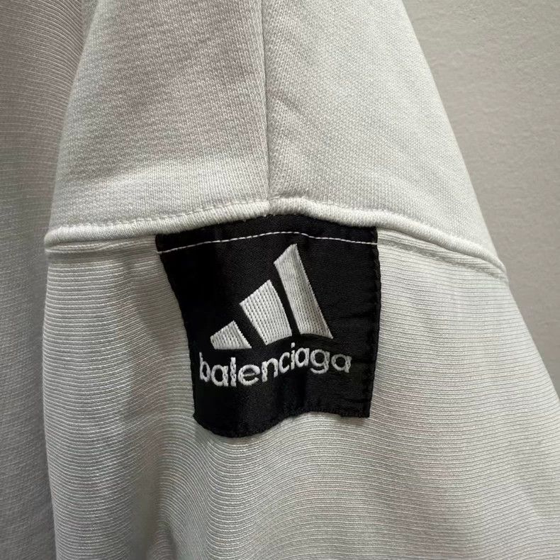 Balenciaga Balenciaga Xadidas Co-Branded Embroidered Printed Logo Lon Size US L / EU 52-54 / 3 - 4 Thumbnail
