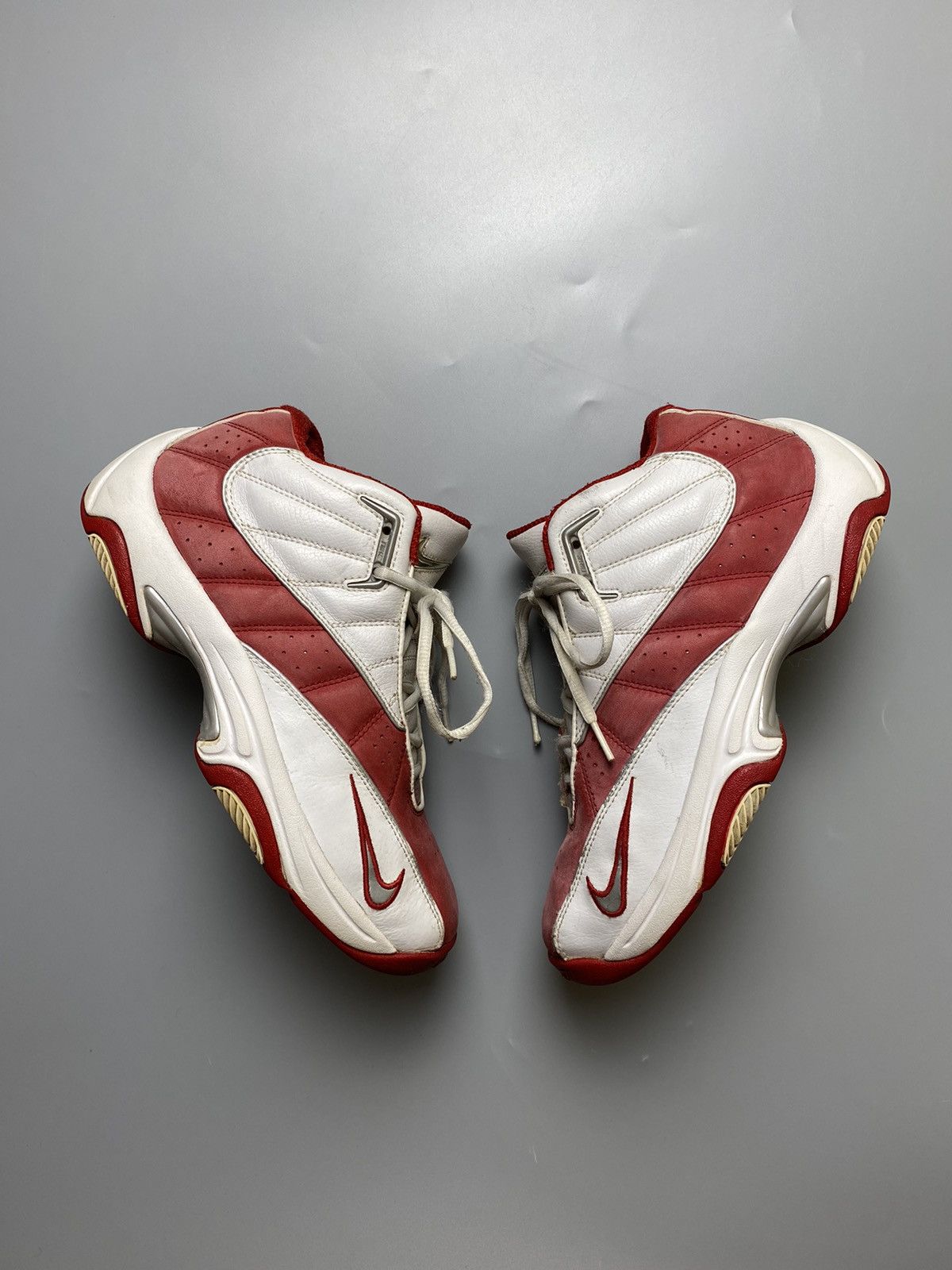 discontinued nike basketball shoes