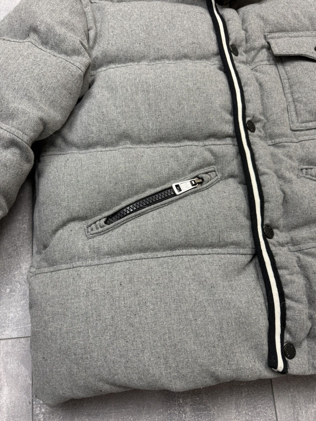 Moncler Vintage Moncler Branson Puffer Down Gray Snap Jacket Size 1 Size US S / EU 44-46 / 1 - 6 Thumbnail