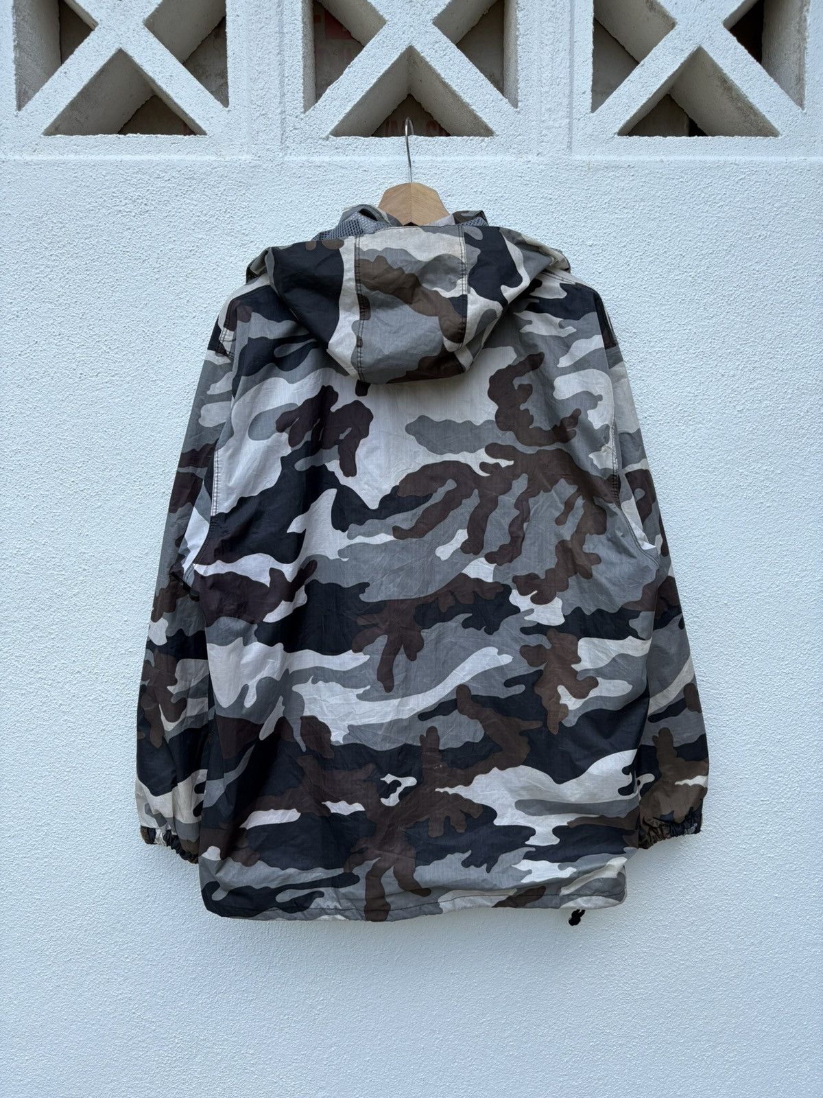 Japanese Brand Even River Camouflage Hooded Windbreaker Jacket Size US L / EU 52-54 / 3 - 7 Thumbnail