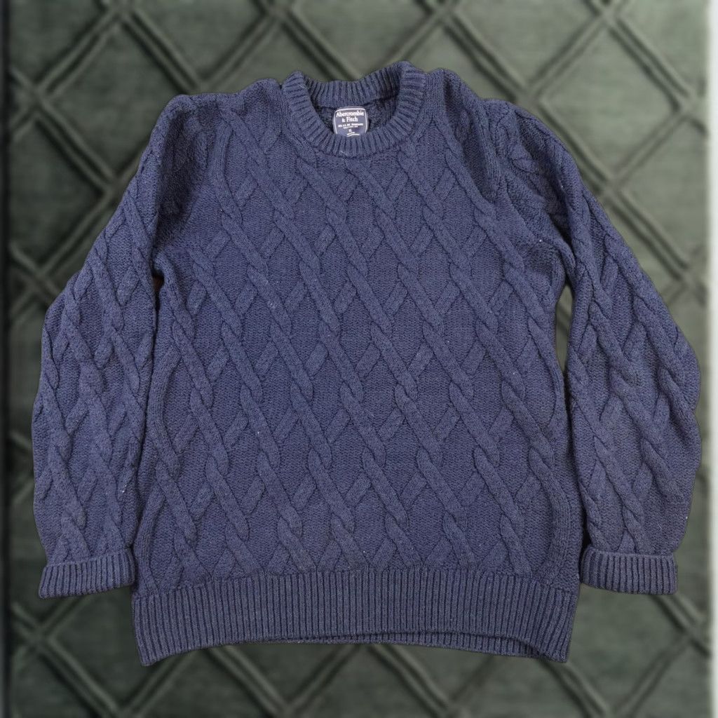**Abercrombie & Fitch Mens XL Navy Cable Knit Pullover Sweater** User: Abercrombie & Fitch Mens XL Navy Cable Knit Pullover Sweater