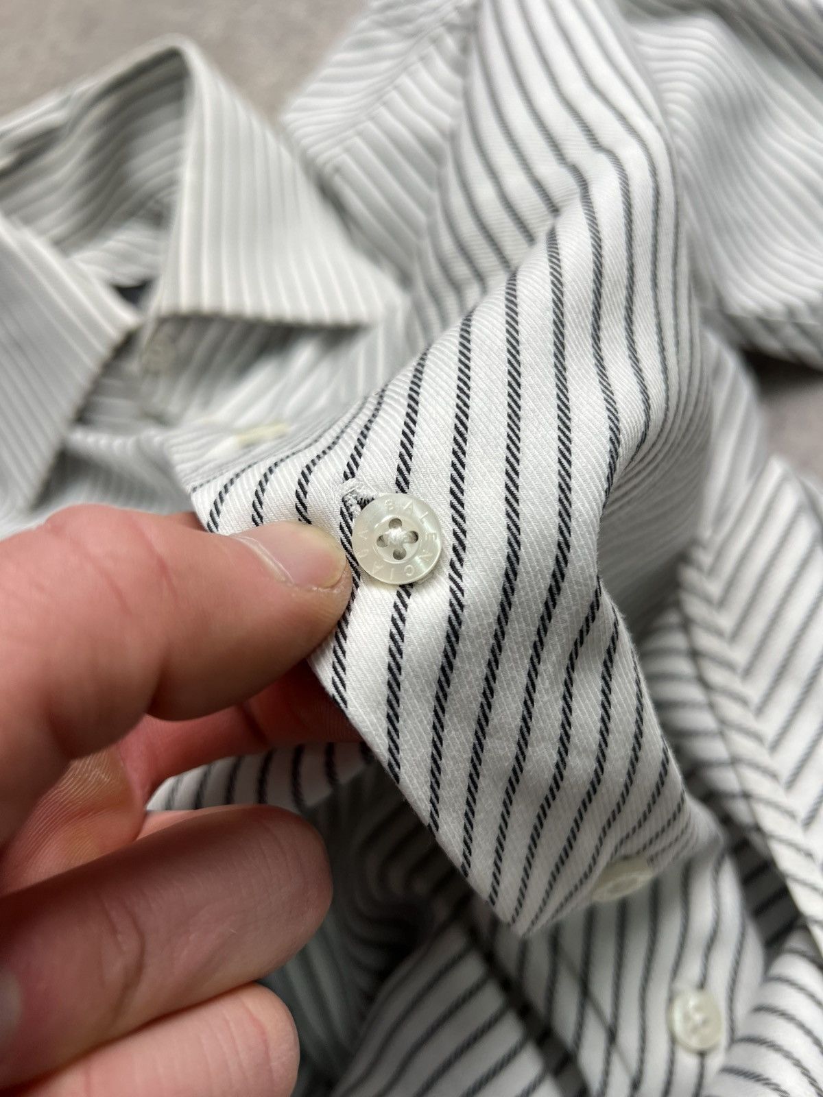 Balenciaga Balenciaga 90s striped shirt Size US L / EU 52-54 / 3 - 10 Thumbnail