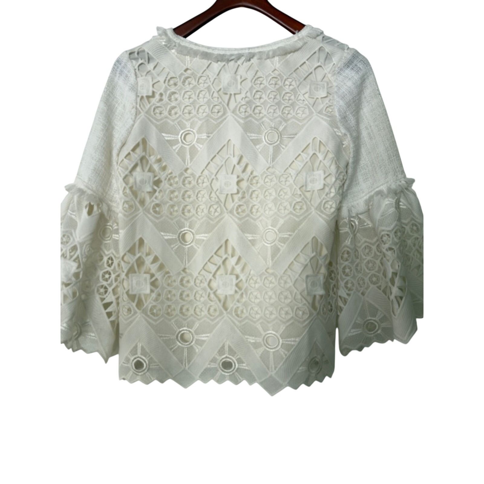 ALEXIS Alexis Cream Floral Lace V-Neck Bell Sleeve Top Size XS / US 0-2 / IT 36-38 - 2 Thumbnail