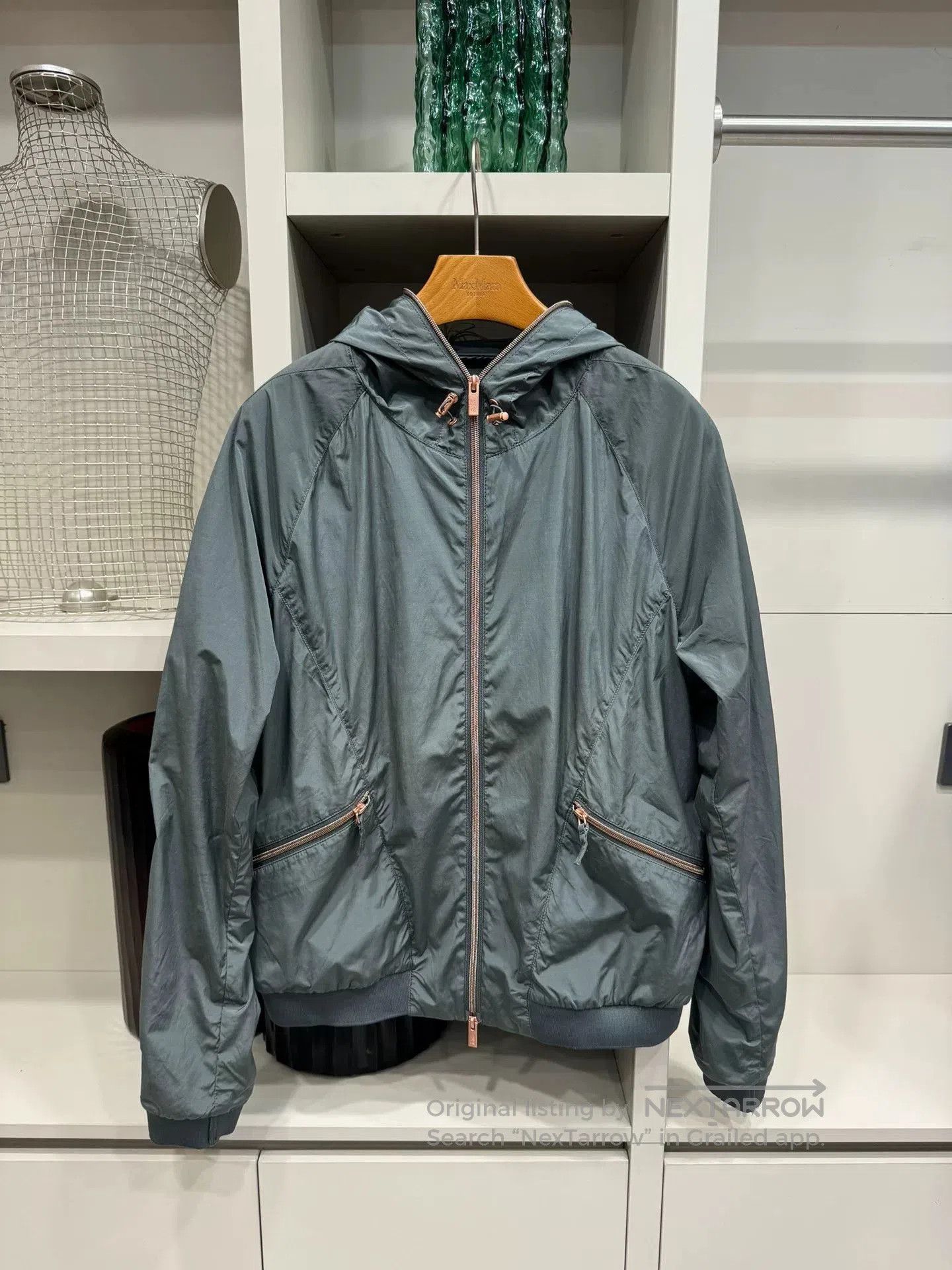 Armani Collezioni Armani Collezioni Trench Coat. Size US M / EU 48-50 / 2 - 1 Thumbnail