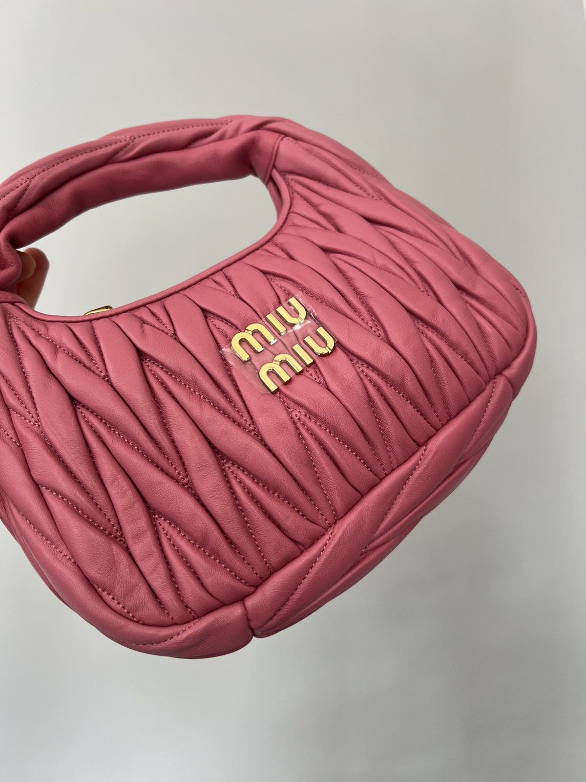 Miu Miu Miu Miu Wander matelassé nappa leather hobo bag in pink Size ONE SIZE - 3 Thumbnail