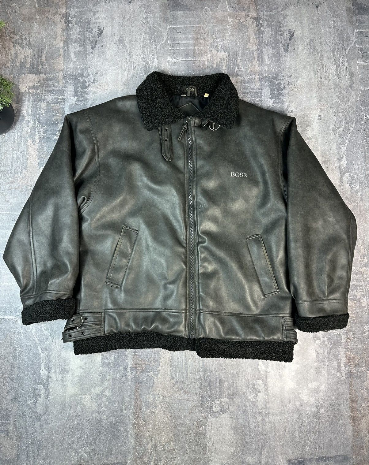 Vintage 「HUGO BOSS」Cow Leather Bomber L