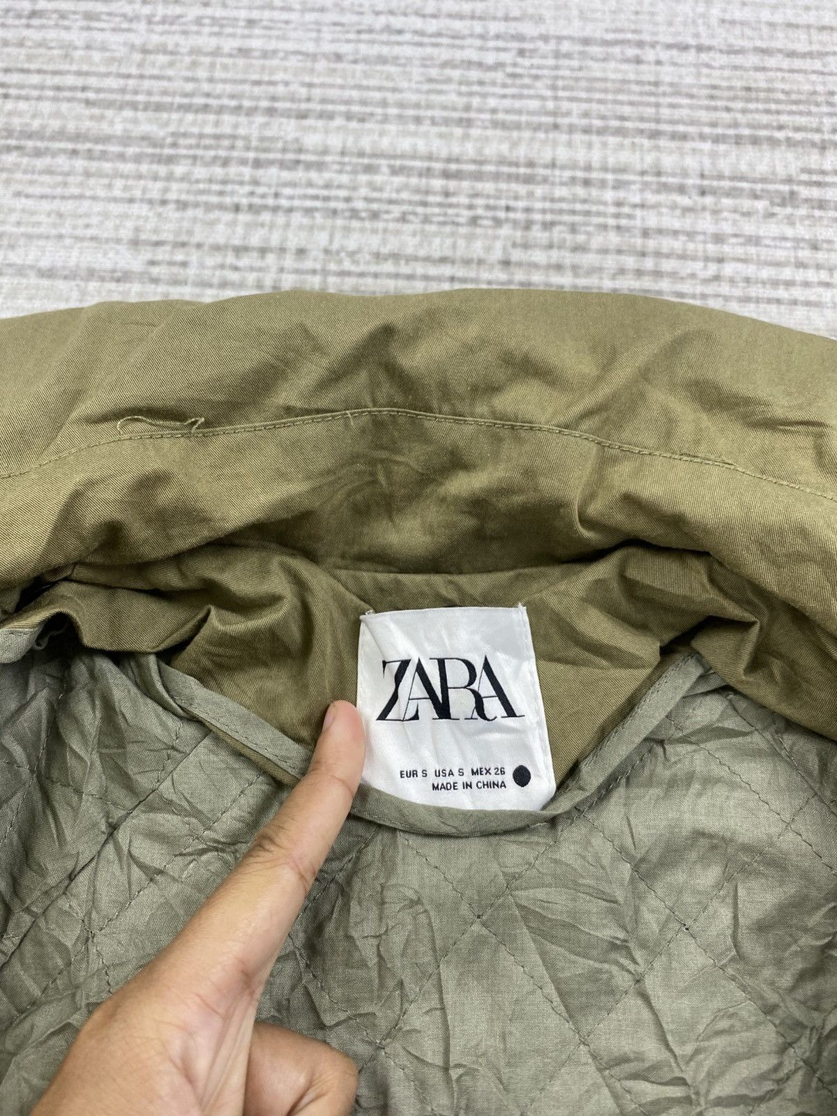 Japanese Brand × Vintage × Zara Vintage ZARA Olive Green Military Style Baggy Jacket Size US M / EU 48-50 / 2 - 9 Thumbnail