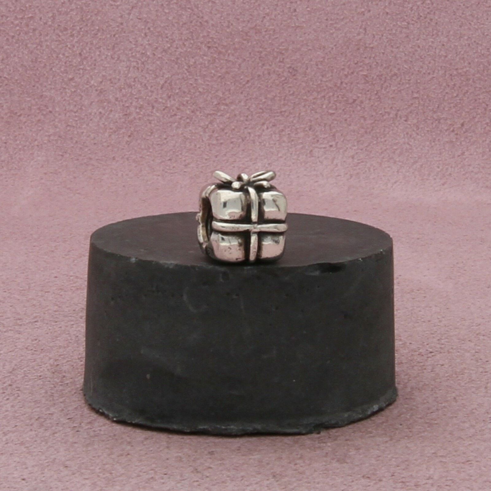 pandora pandora sterling silver present gift box bead (790300) charm Size ONE SIZE - 1 Thumbnail