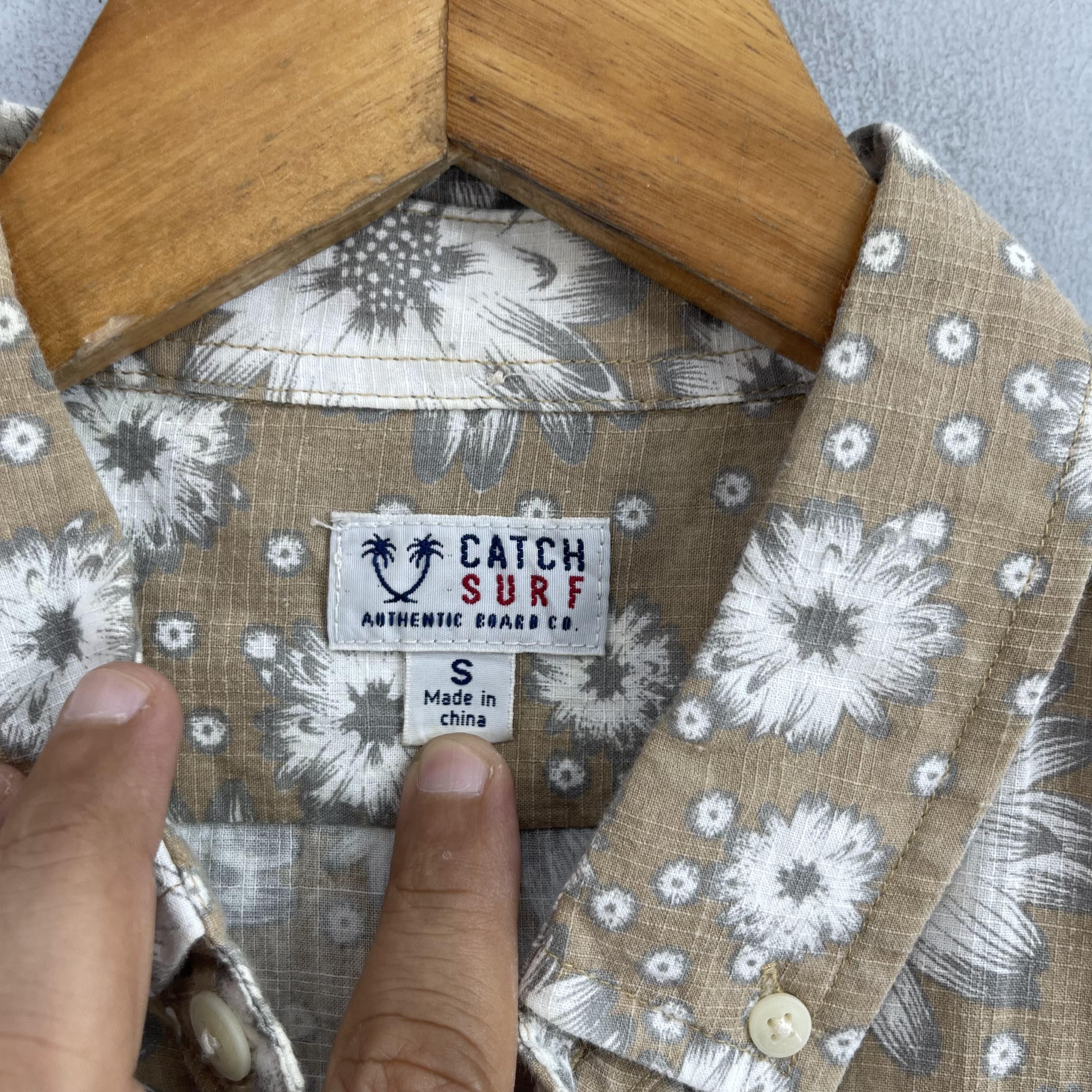 Japanese Brand Catch Surf Hawaii White Chrysanthemum Floral Motive Shirt Size US M / EU 48-50 / 2 - 7 Thumbnail