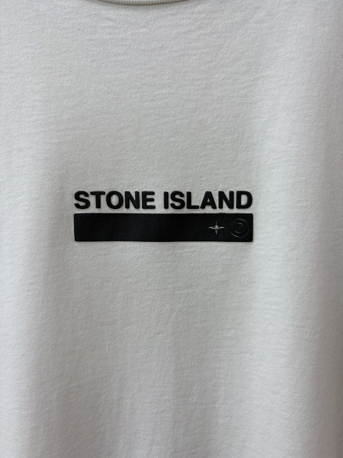 Stone Island Stone Island Logo T-Shirt White Minimal Graphic Tee Luxury Size US M / EU 48-50 / 2 - 8 Thumbnail