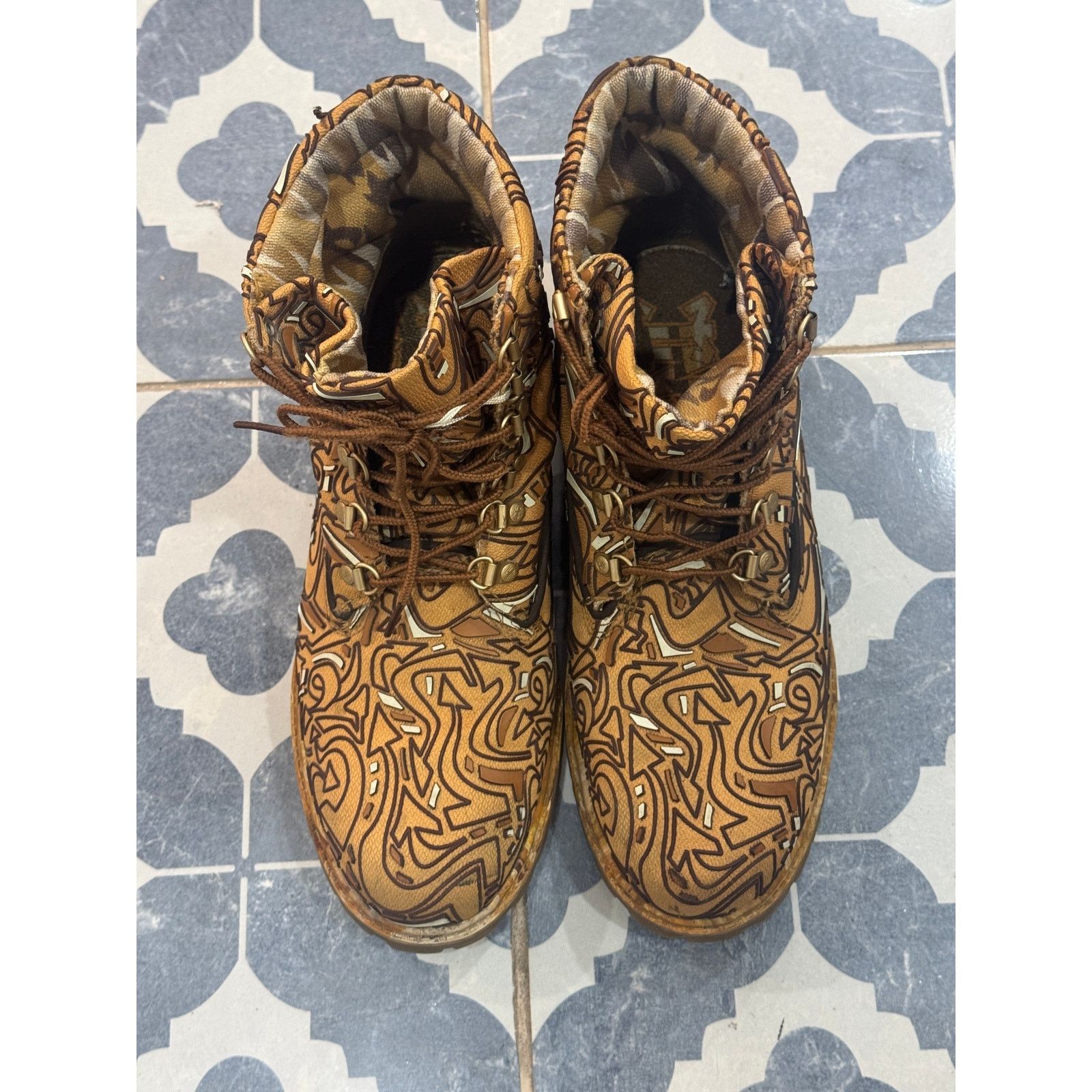 Very Rare* Ventech III Graffiti Graphic Timberland Boots