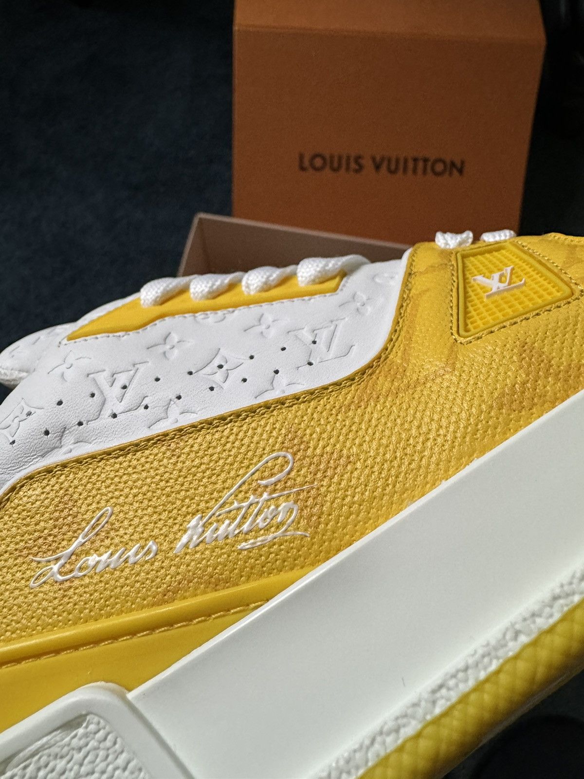 Louis Vuitton Louis Vuitton Trainer White Yellow Monogram Size US 10 / EU 43 - 15 Thumbnail