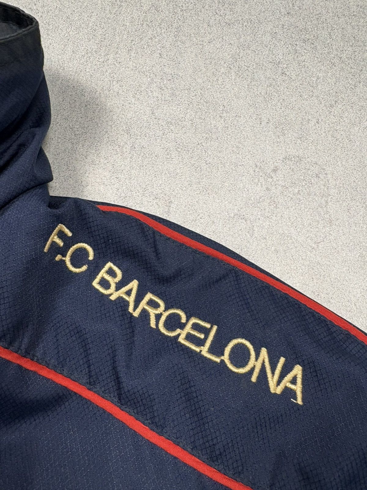 Nike Vintage Nike FC Barcelona Soccer Bomber Jacket XL Navy 90s Size US XL / EU 56 / 4 - 9 Thumbnail