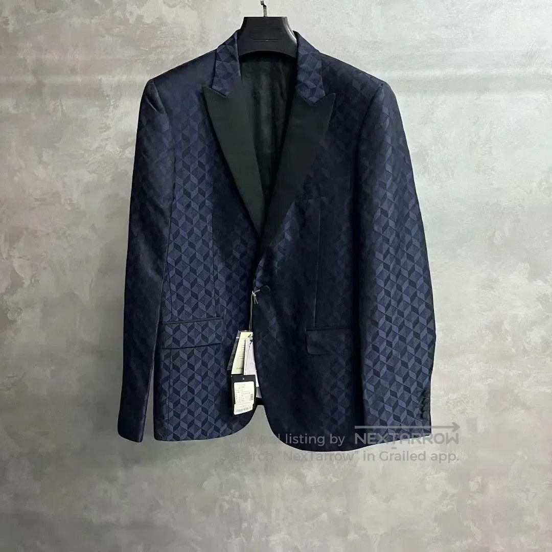 Emporio Armani richmond deep blue diamond patterned blazer jacket. Size US M / EU 48-50 / 2 - 1 Thumbnail