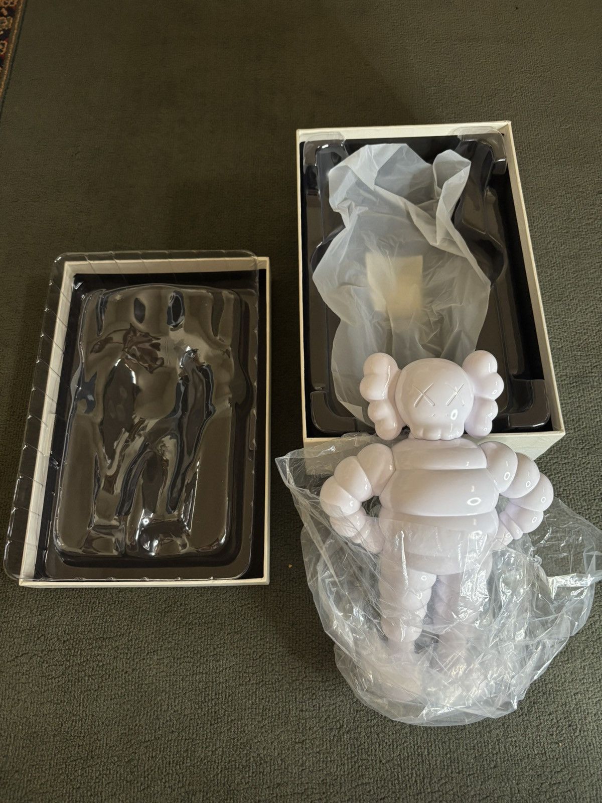 Kaws Kaws Chum Figure Size ONE SIZE - 4 Thumbnail