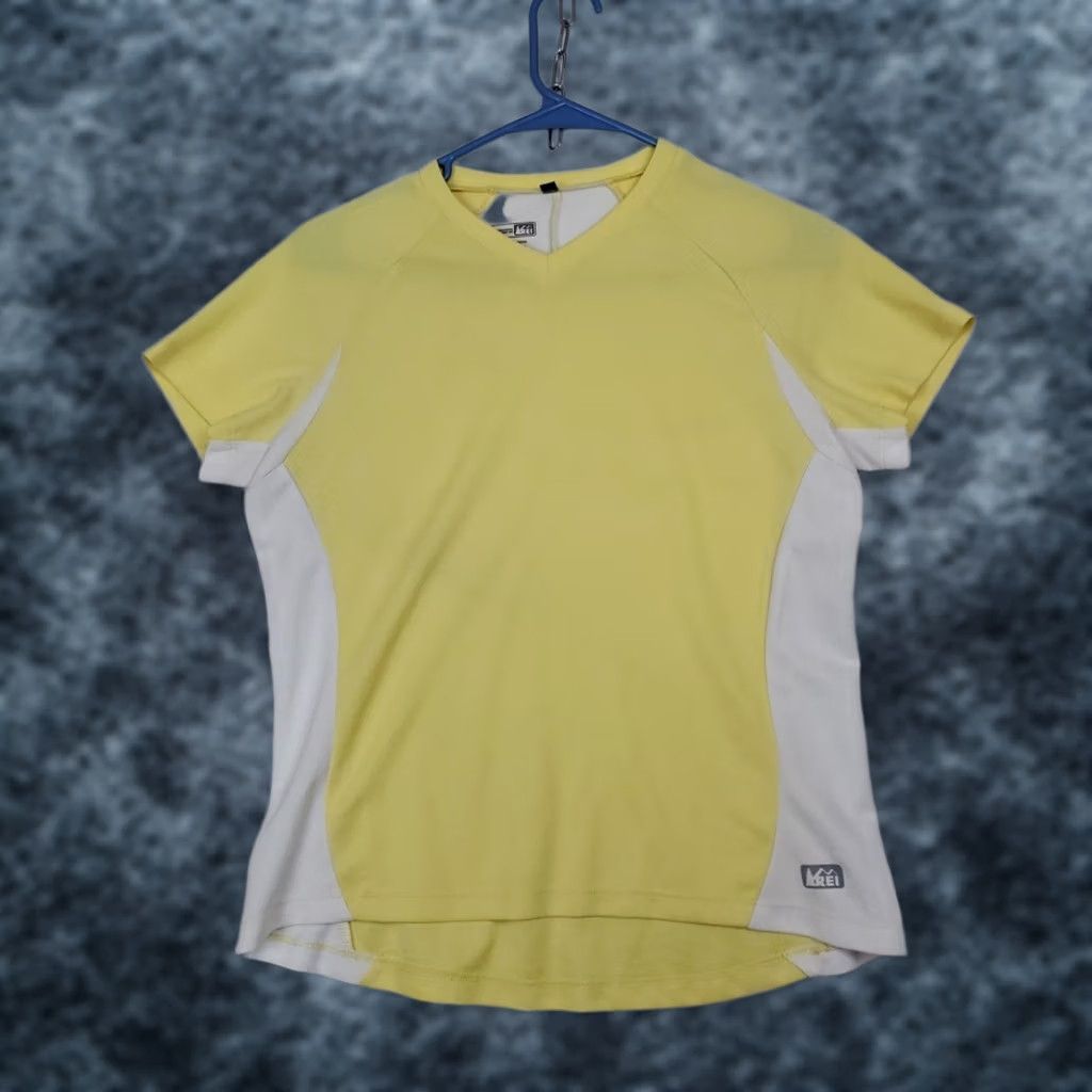 Vintage REI Womens M Short Sleeve V-Neck Outdoor Hiking Shirt Yellow Shirt Womens M Short Sleeve V-Neck Outdoor Hiking Shirt Yellow Size M / US 6-8 / IT 42-44 - 1 Thumbnail