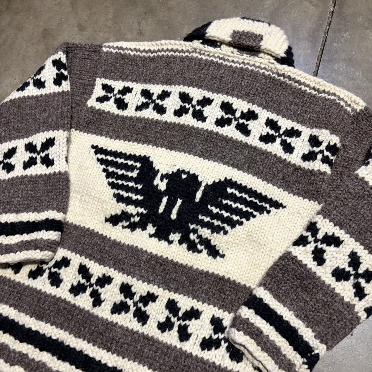 Vintage Vintage Cowichan Cardigan Sweater Eagle Thunderbird Wool 70s Size US XL / EU 56 / 4 - 8 Thumbnail