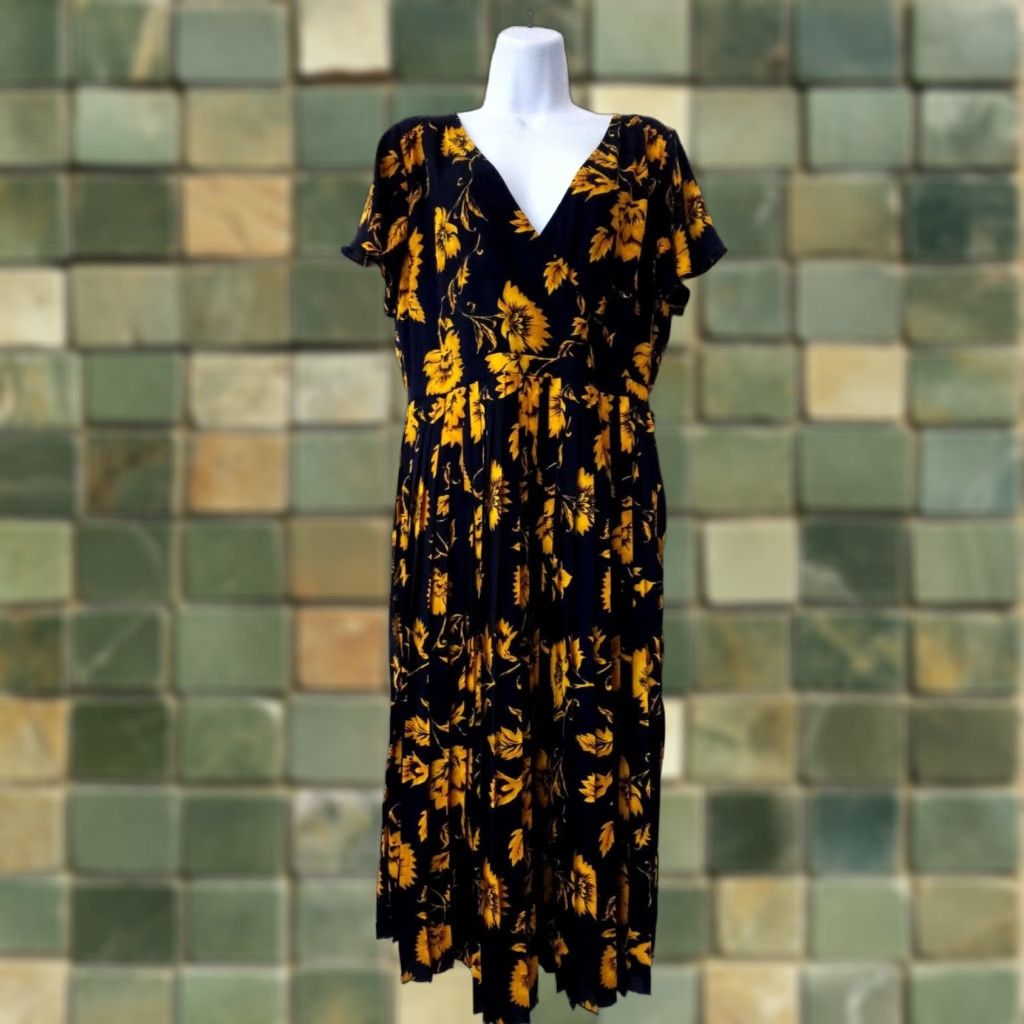 open lace back dress J Crew Mercantile Pleated Dress with Ruffle Hem- Size 4 – The Saved  Collection main image 0