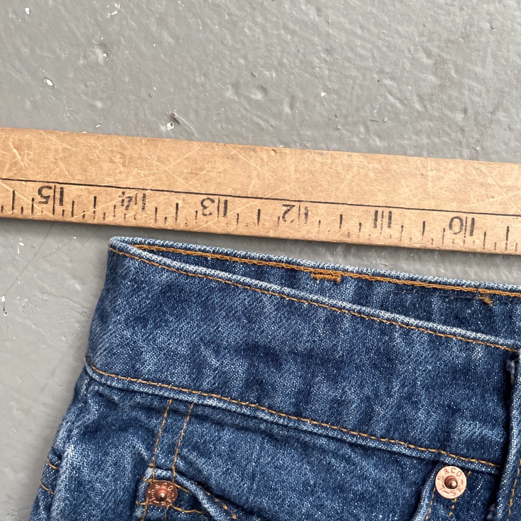 Vintage VINTAGE Levi's 505 Jeans Straight Medium Wash Blue USA 80s 90s 30x30 Mens Size US 30 / EU 46 - 7 Thumbnail