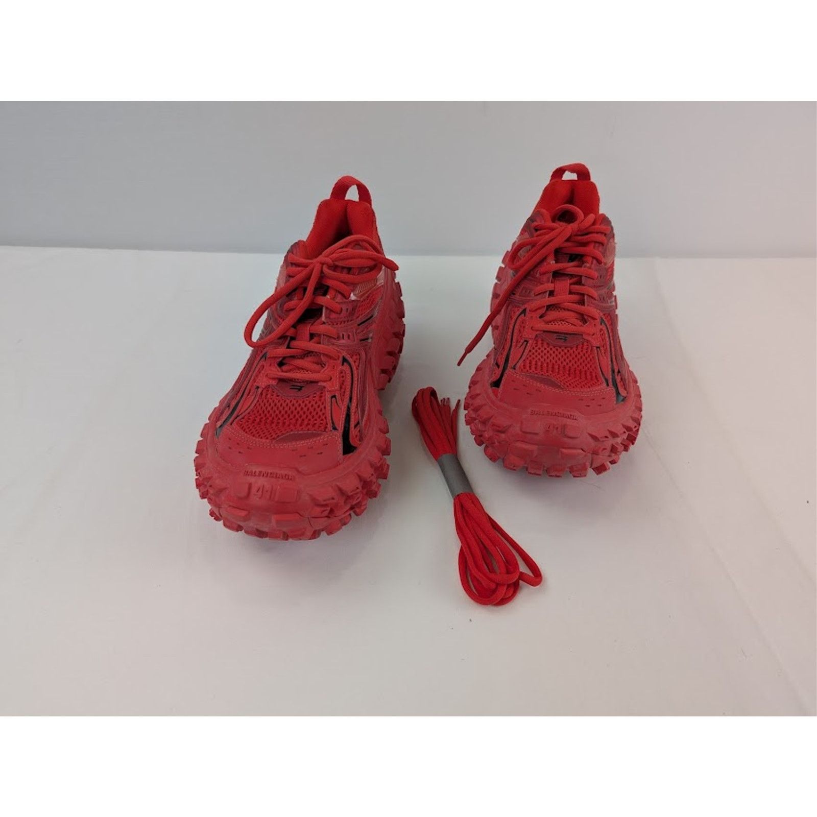 Balenciaga o1rshd1 Bouncer / Defender Sneaker in Red / Black Size US 11 / EU 44 - 8 Thumbnail