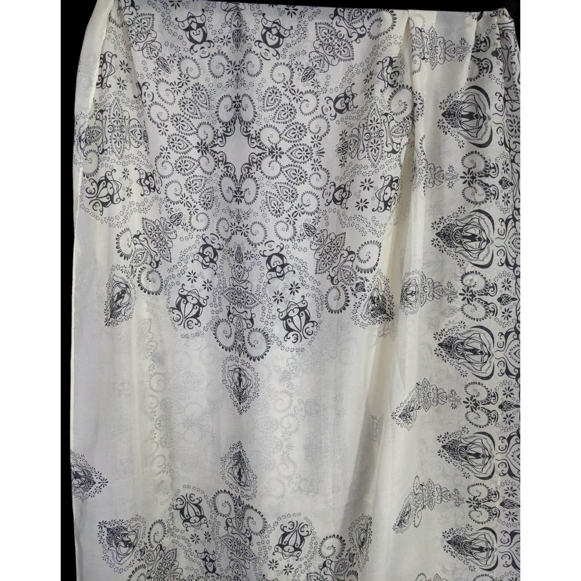 Other Eren Akesuar Paisley Print Scarf Lightweight 71"x27" Elegant Size ONE SIZE - 4 Thumbnail