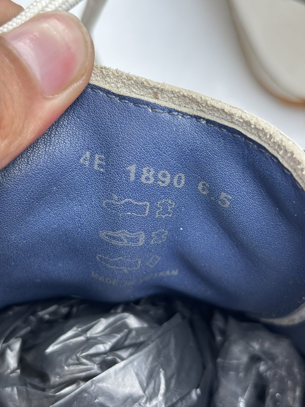 Prada Vintage Low Trainers Size US 7.5 / EU 40-41 - 9 Thumbnail