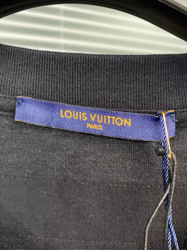 Louis Vuitton LOUIS VUITTON Fringed embroidered logo short sleeves 2504-N Size US L / EU 52-54 / 3 - 6 Thumbnail