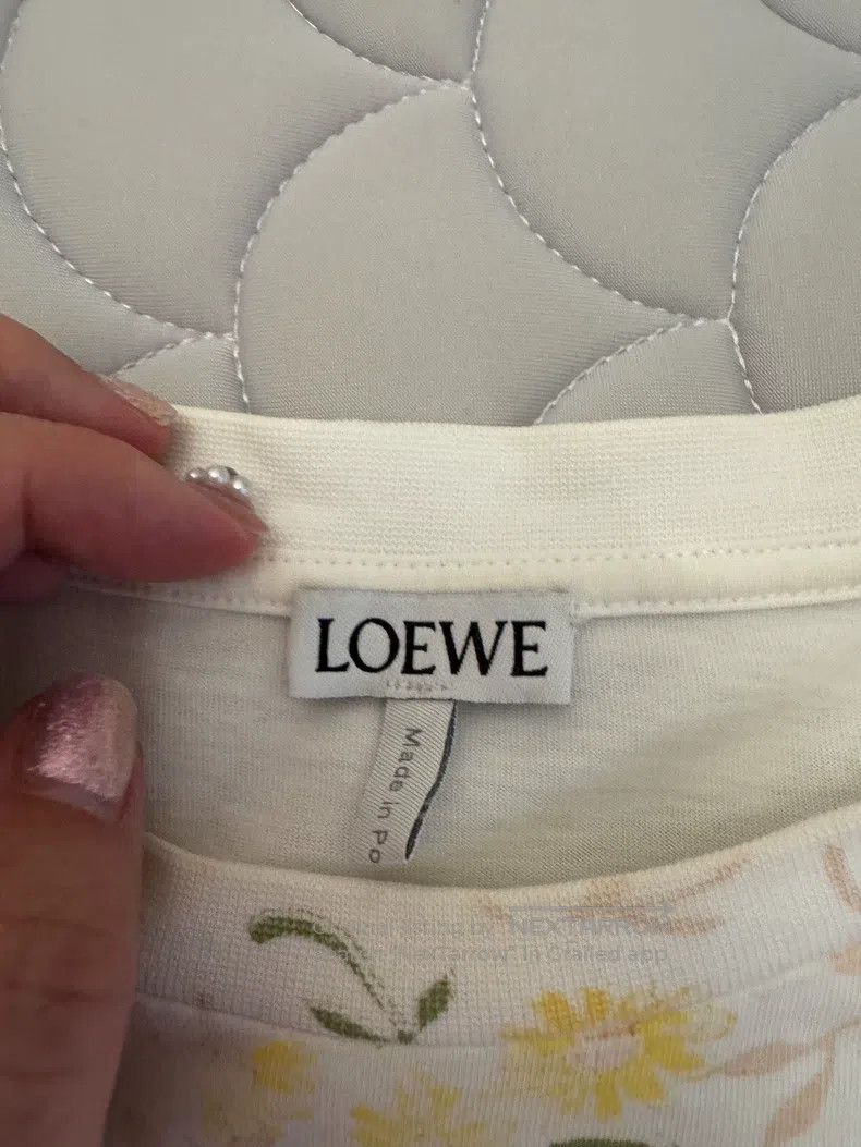 Loewe Loewe White short-sleeve T-shirt with large logo design an Size S / US 4 / IT 40 - 2 Thumbnail