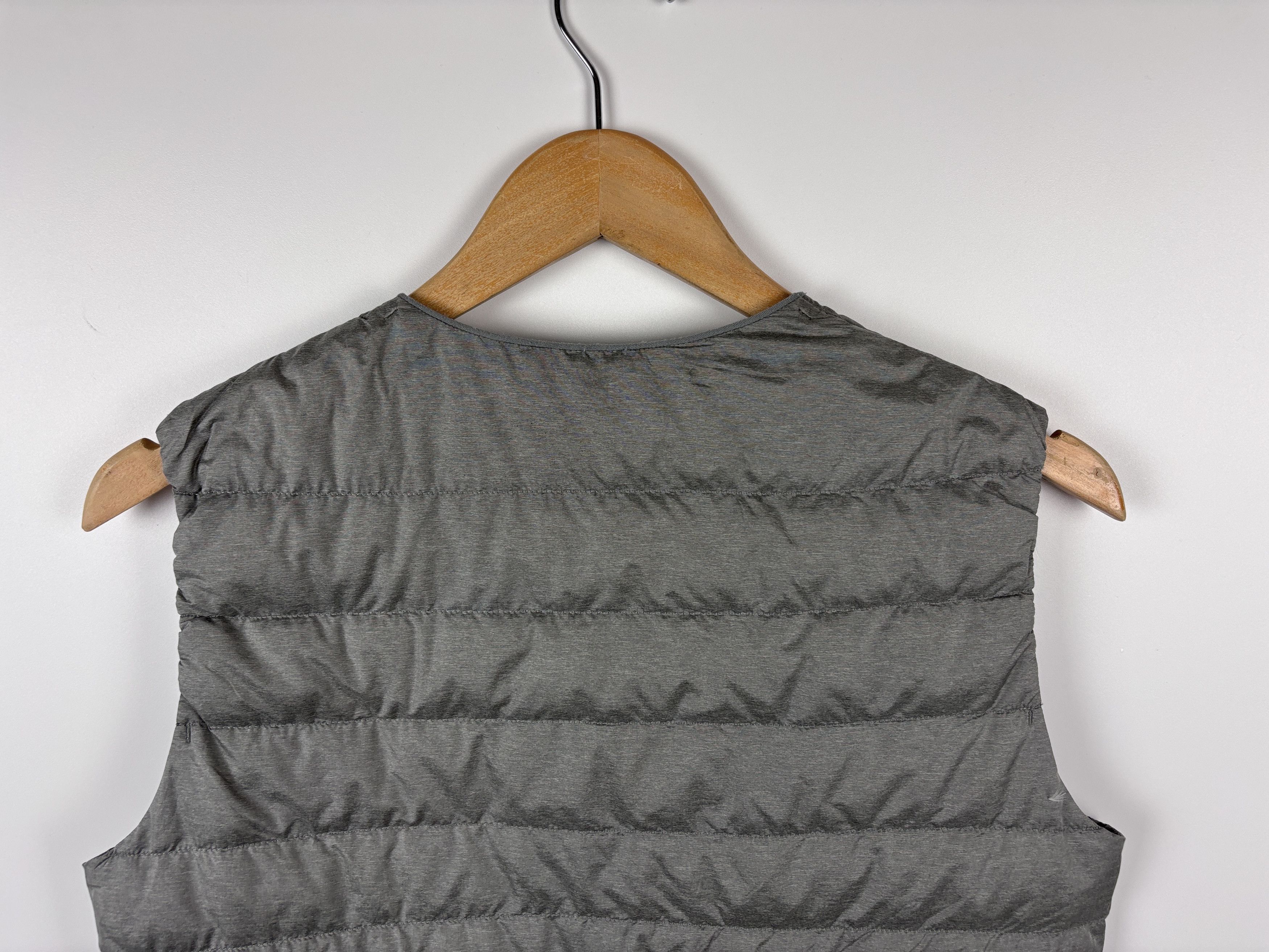 Uniqlo Womens Uniqlo Ultra Light Down Puffer Vest Gray Size L Size L / US 10 / IT 46 - 6 Thumbnail