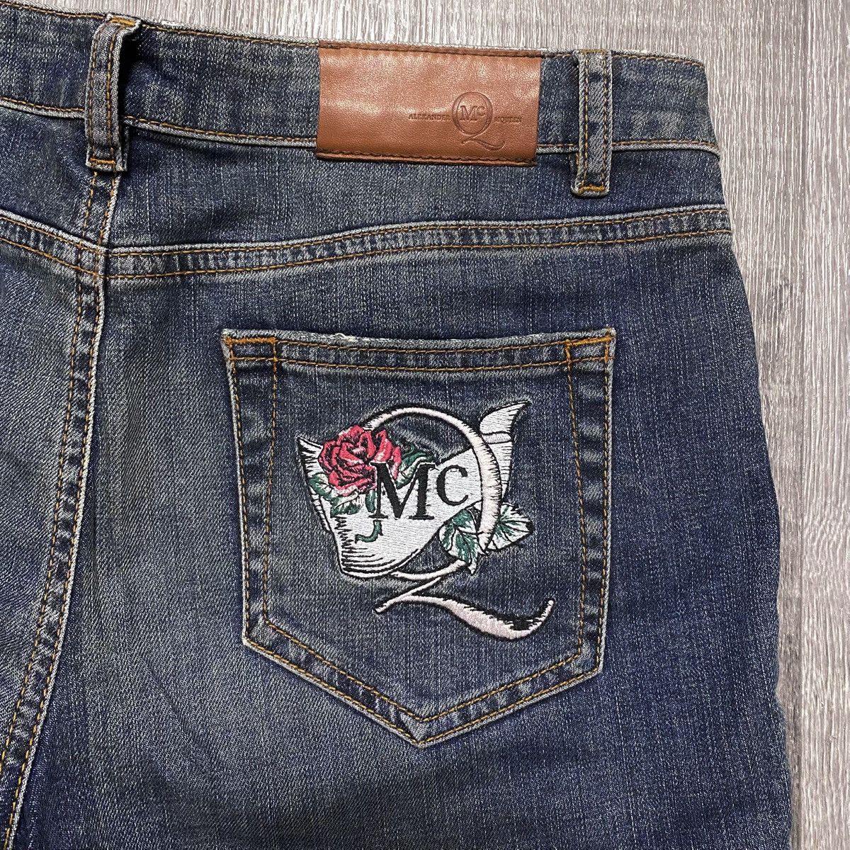 McQ Alexander McQueen Alexander Mcqueen Washed Jeans Denim Embroidered Vintage Size 27" / US 4 / IT 40 - 6 Thumbnail