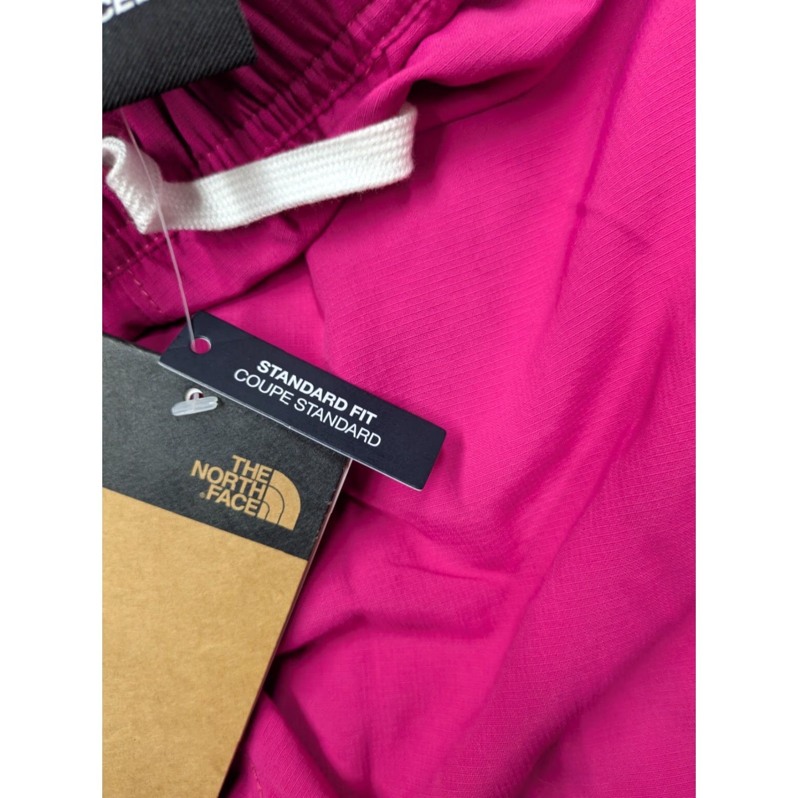 The North Face Nike Shirt? Size US 33 - 6 Thumbnail