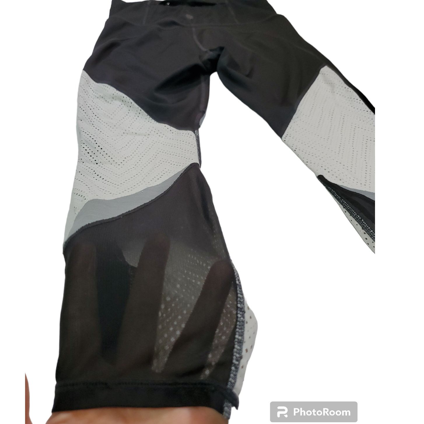 Athleta Athleta | High Rise Precision 7/8 Tight with Cutouts | Med Size 30" / US 8 / IT 44 - 4 Thumbnail