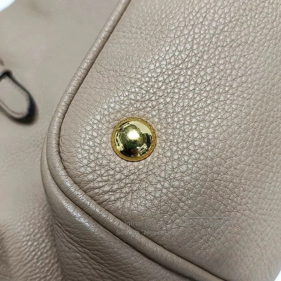 Miu Miu Miu Miu Beige Leather Shoulder Bag. Size ONE SIZE - 7 Thumbnail