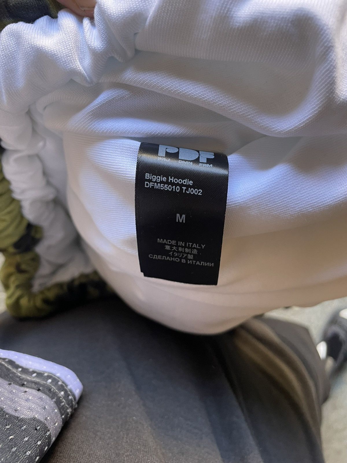 PDF PDF CHANNEL BIGGIE HOODIE Size M Size US M / EU 48-50 / 2 - 6 Thumbnail