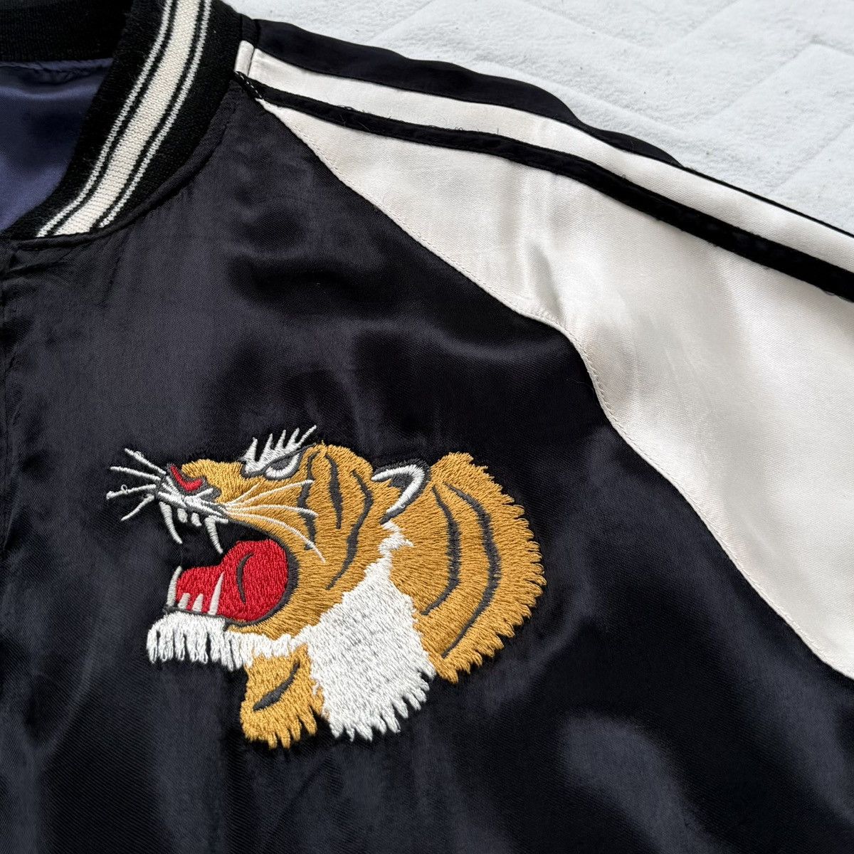 Avirex Avirex Sukajan Satin Rayon Bomber Jacket Tiger Dragon Japan Size US XL / EU 56 / 4 - 9 Thumbnail