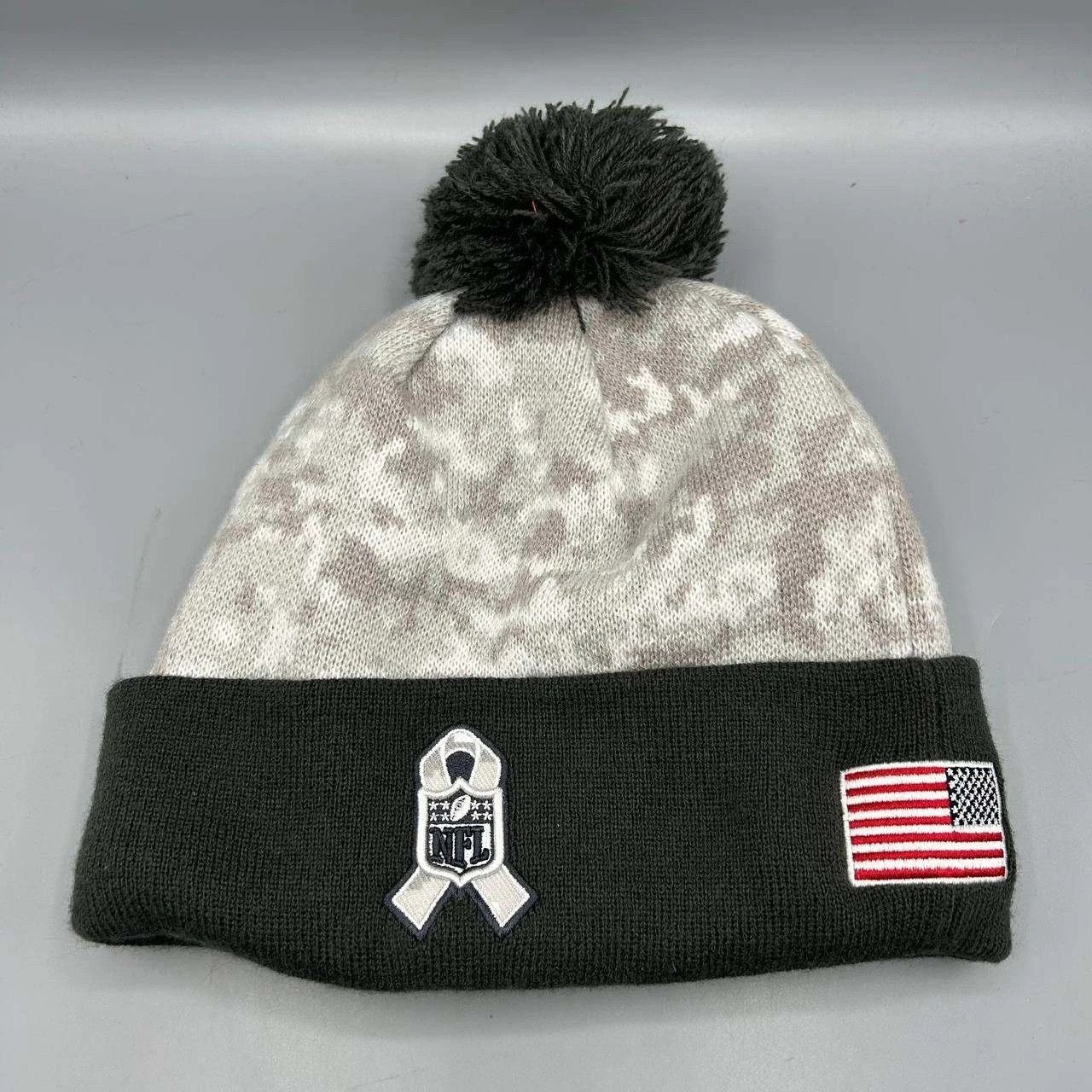 New Era San Francisco 49ers Salute to Service Cuffed Beanie Pom Pom Size ONE SIZE - 2 Thumbnail