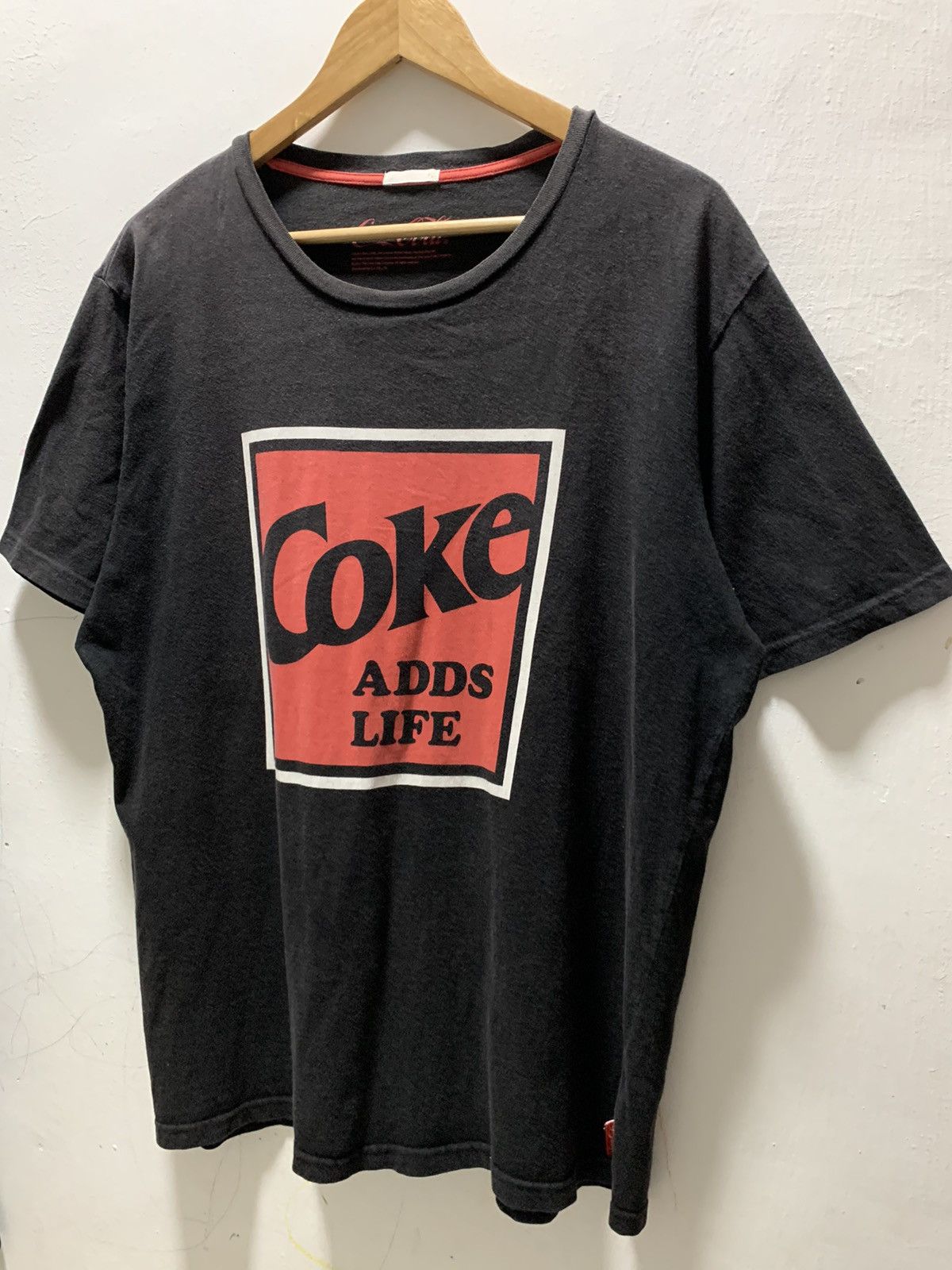 GU Y2K GU X Coke Xlarge Tshirt Size US XL / EU 56 / 4 - 5 Thumbnail