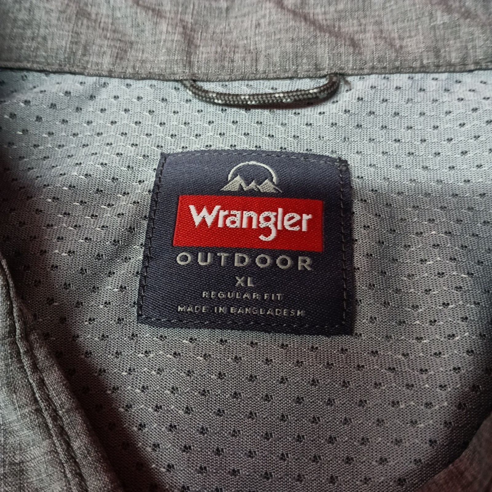 Wrangler Wrangler Men's XL Gray Thru Hike Shirt Vented Roll Tab UPF Size US XL / EU 56 / 4 - 6 Thumbnail