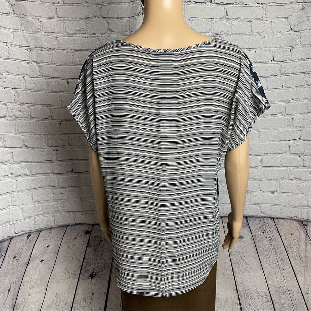Alfani Alfani Top Blue Beige Front Floral Back Striped Hi-Low Top Size M / US 6-8 / IT 42-44 - 6 Thumbnail