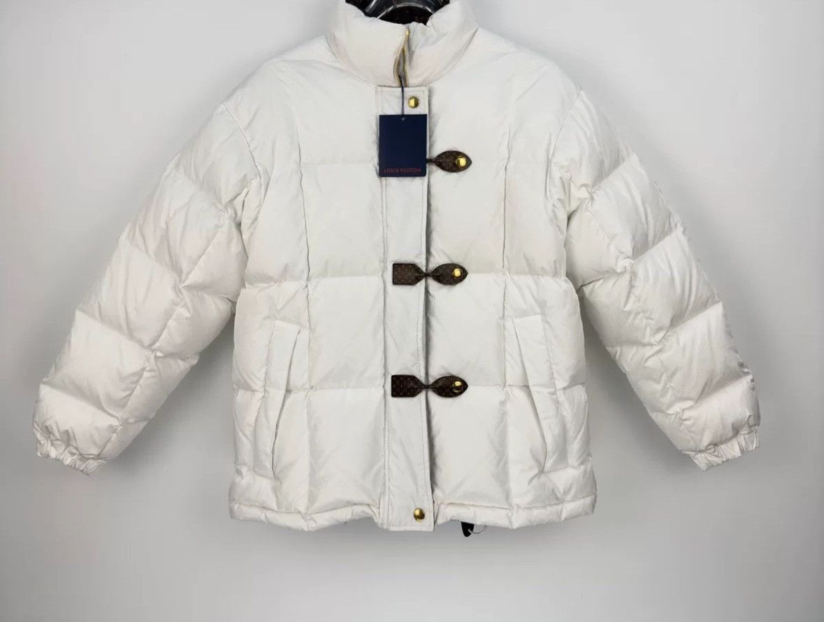 Louis Vuitton Louis Vuitton White classic leather logo button down jacket Size US S / EU 44-46 / 1 - 3 Thumbnail