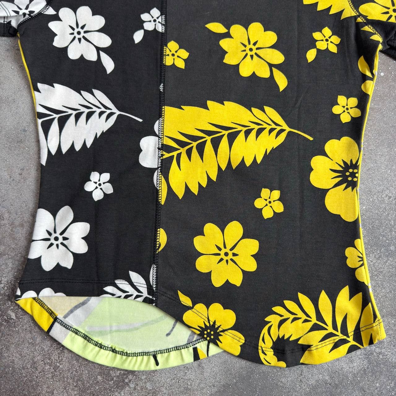Custo Barcelona × Vintage Custo Barcelona Y2K Boho Vintage Glam Lady Printed T-Shirt Size M / US 6-8 / IT 42-44 - 11 Thumbnail